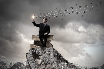 蜜蜂有哪些优秀品质(四字词语)